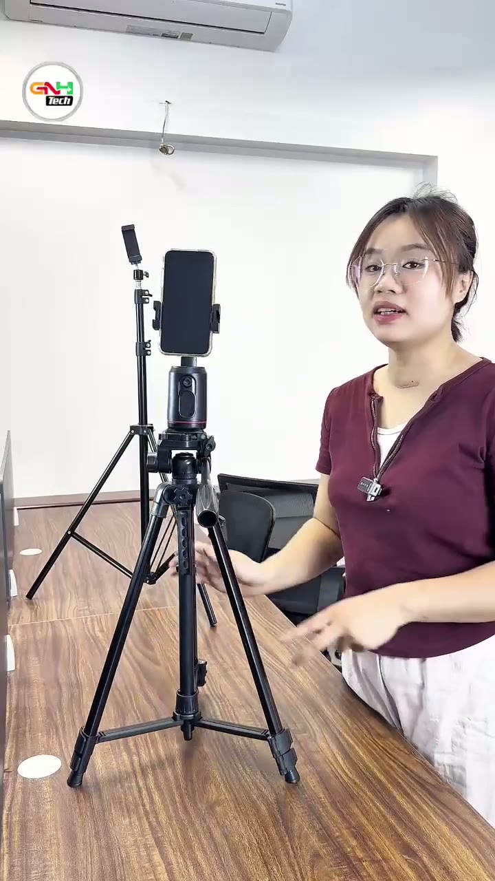 Video phản hồi của khách về COMBO TRIPOD 1M4 + GIMBAL Q02